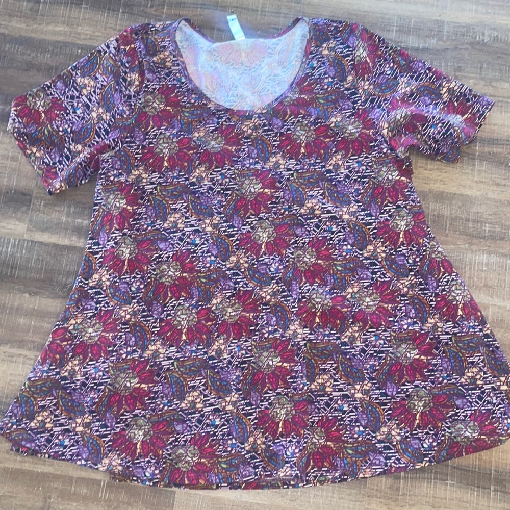 EUC LuLaRoe Perfect Tee 2XL